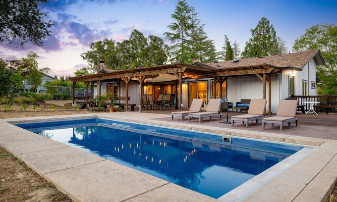 Forestville Casa | Splendid Wine Country Escape: Pool, AC & Near Healdsburg and Michelin Dining.