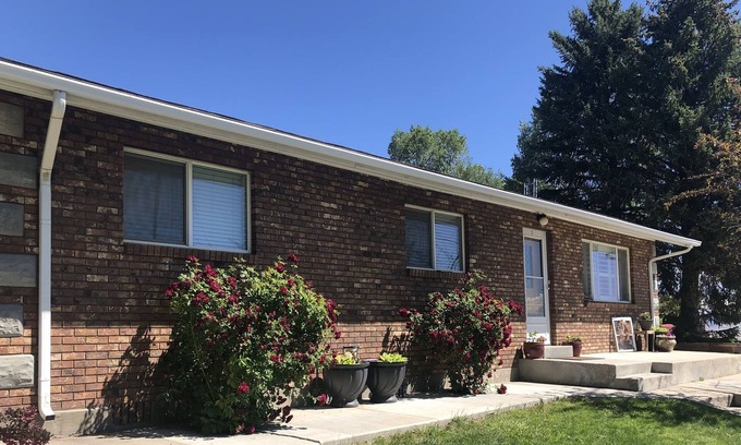 Lapoint Casa | Split Mountain View Paradise! Life on the farm!