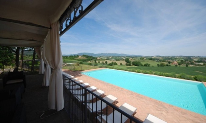 Spoleto Apartamento | Spoleto en la piscina, apt. 2 - vista maravillosa, a solo 0,7 millas del antiguo remolque