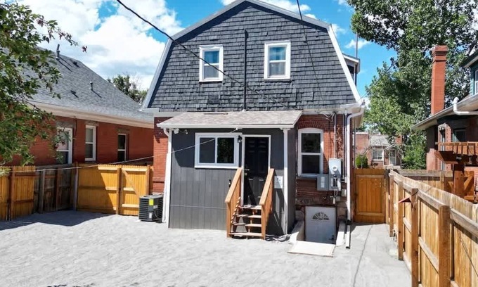 Washington Park West Casa | Spooky 4 bedroom Victorian near Wash Park