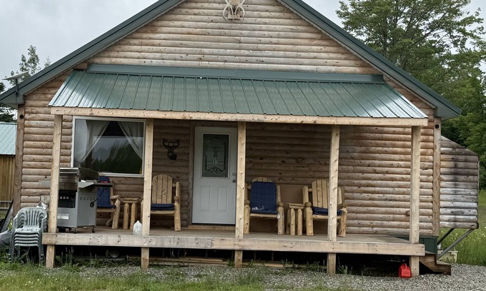 Mount Chase Cabina | Sportsman's Paradise Katadhin Area Cabin Sleeps 10-15 Four Season