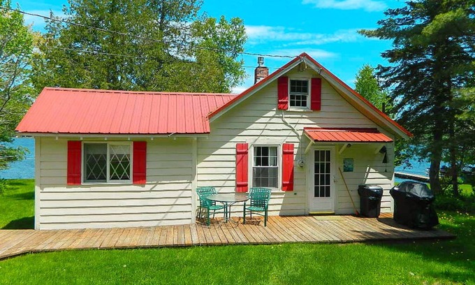 Oquossoc Cabaña | Sportsman's Paradise 2 - on Rangeley Lake!