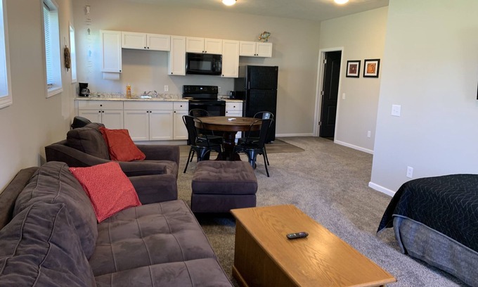 North Rose Cabina | Sportsmen's Lodge by Sodus Bay