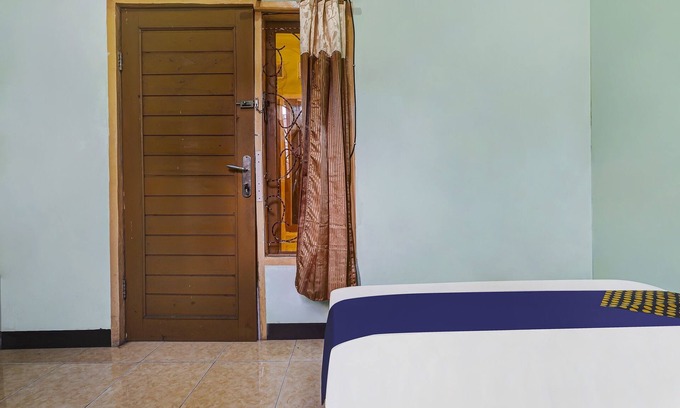 Cileunyi Hotel | SPOT ON 91159 Kost Putrana Syariah