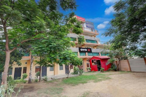Gurugram Hotel | SPOT ON Hotel Dezire Dhankot Chowk