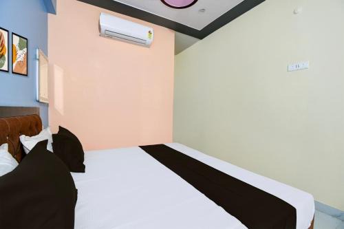 Phulpur Hotel | SPOT ON Hotel Rahul Inn