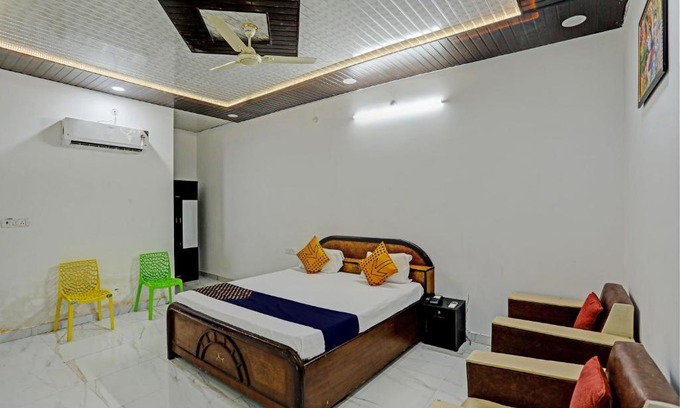 Aligarh Hotel | SPOT ON Royal Palm Room & Restaurant