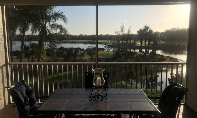 Bonita Springs Condominio | Spotless 2nd Flr., Condominio de lujo de 2 hab con espectaculares vistas al golf y al lago