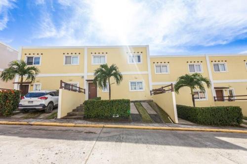 Roatan Apartamento | Spotless 3 BRs house w/pool