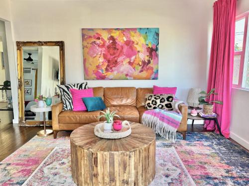 Inglewood Casa | Spotless Modern Home Close to LAX & Sofi Stadium