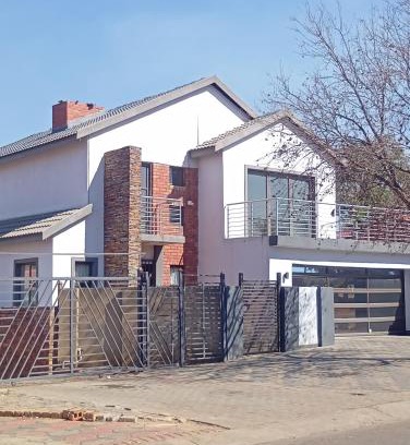 Vosloorus Casa | Spova luxury homes