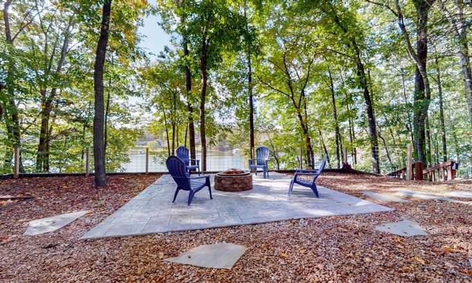 Estill Springs Casa | Spread Out & Relax at The Lake!