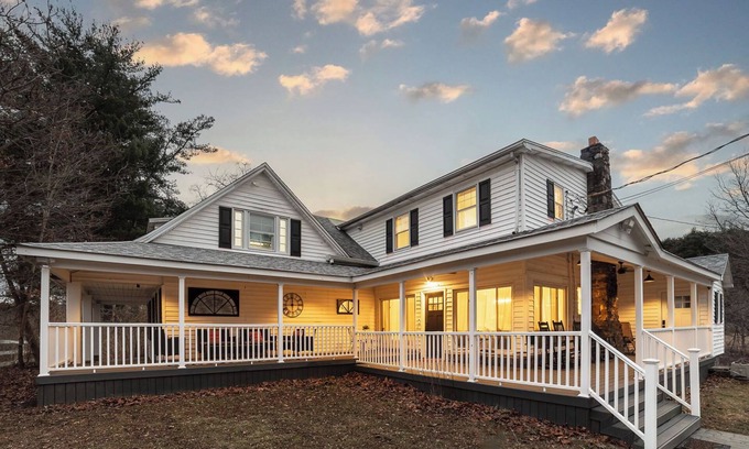 Cairo Otro | Spring Creek Farmhouse Luxury Family Retreat on 25 acre with direct river access