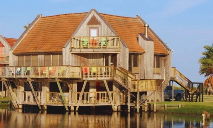 Matagorda Casa | Spring Escapes – Cozy Stays, Sweet Deals at Dream Daze Beach Condo!