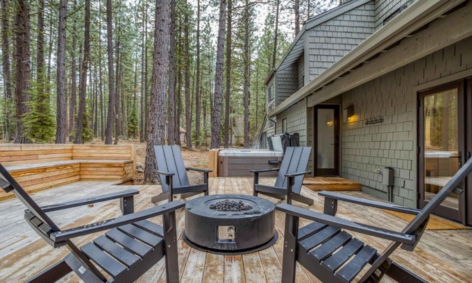 Black Butte Ranch Casa | Spring Home 42 - Meredith Lodging