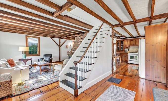 Milford Cabaña | Spring Sale Cozy Modern Rustic Cottage Yard W/D