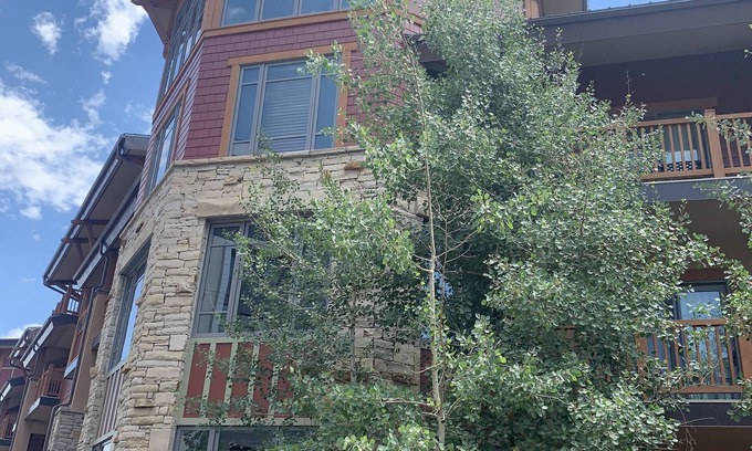 Park City Cabina | Spring Ski Week in the Canyons- Ski In/Ski Out