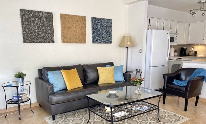 Mesa Grande Condominio | Hermoso condominio junto al estadio de los Cachorros.