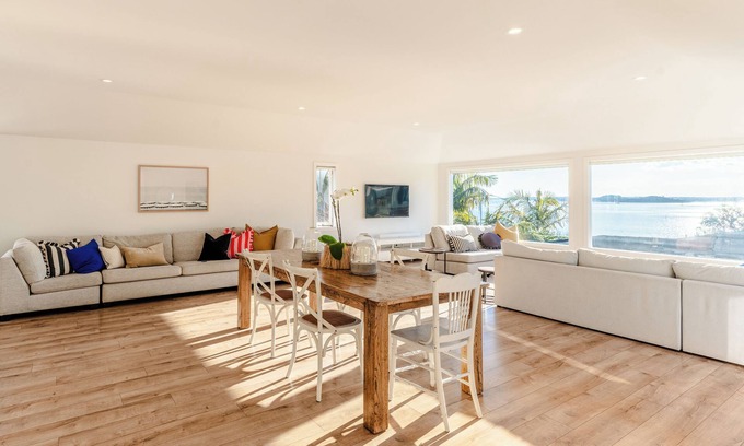 St. Heliers Casa | Springcombe Sunset - St Heliers Beach House