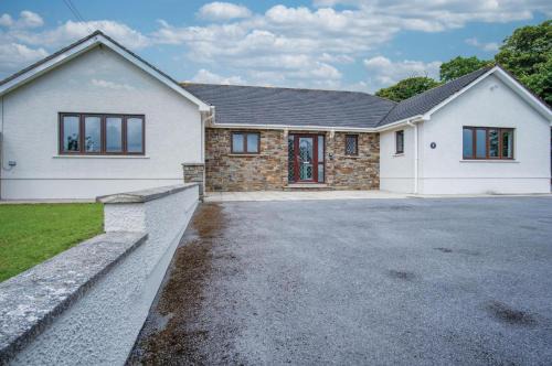 Narberth Casa | Springfield Lodge - 3 Bedroom Home - Princes Gate