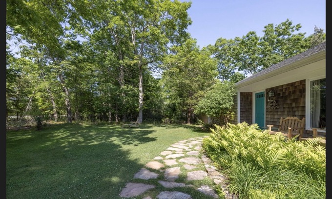 Springs Casa | Springs / Amagansett area. Walk to bay. Private / 4 bedrooms