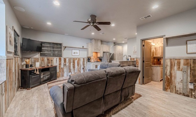 Buffalo Springs Casa | Springs Ridge A - 2BR/2BA - Lakeside Property
