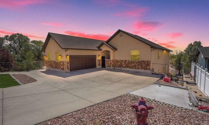 Springville Casa | Springville Welcome Home: spacious 5-bedroom house in delightful Springville