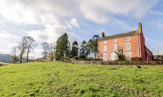 Welshpool Casa | Squires Rest, LLANFAIR CAEREINION