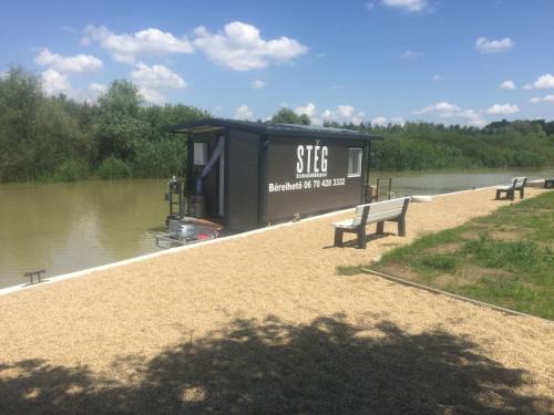 Tiszaorveny Alquiler De Eote | Stég Úszóházak