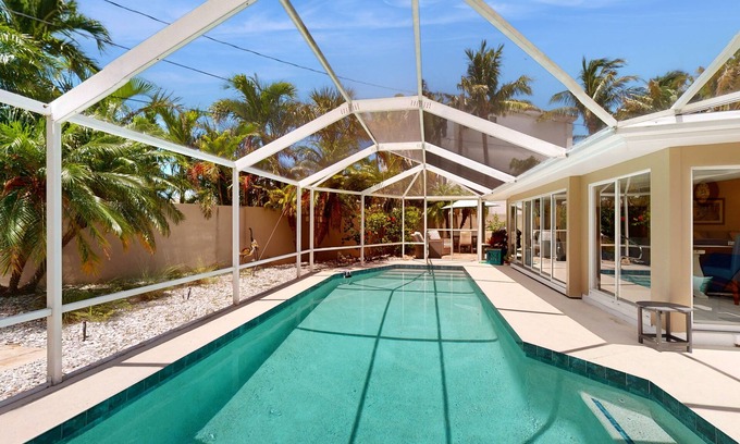 Ringling Estates Casa | St. Armands oasis with saltwater pool - walk to beach & shops