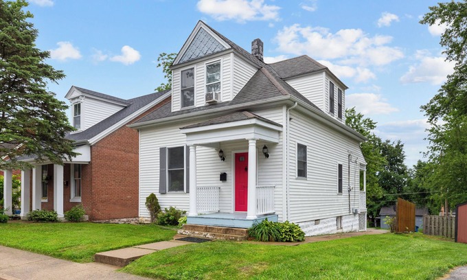 St. Charles Historic District Casa | St. Charles, MO house with Private Patio