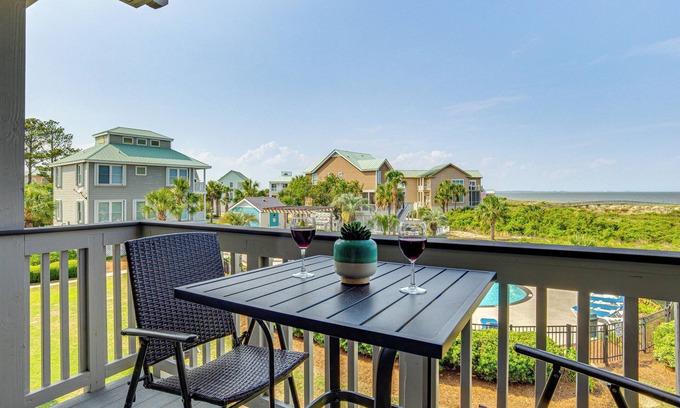 Beachwalk Condominio | St Helena Island Condo - 1/2 Mi to Beach