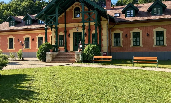 Paradsasvar Cama Y Desayuno | St. Hubertus Étterem és Panzió