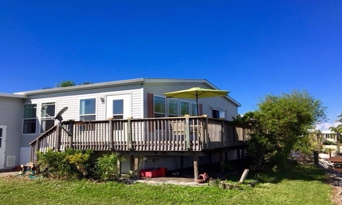 Flamingo Bay Casa | S t. James City; Pine Island Cove- 55 años y mayores de la comunidad