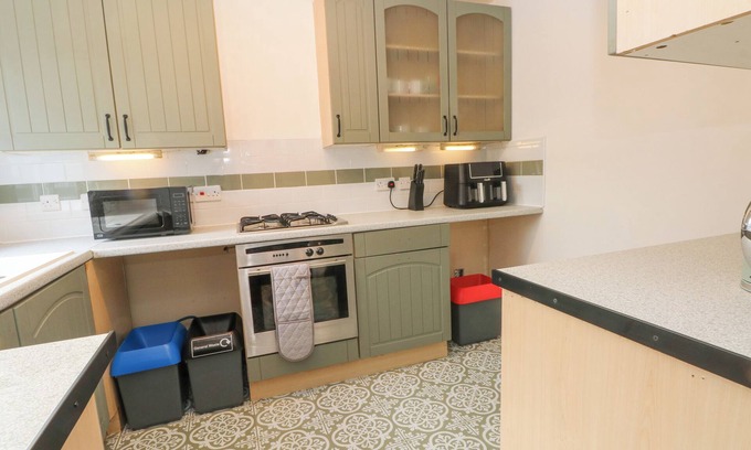 Hoole Cabaña | St. James Court