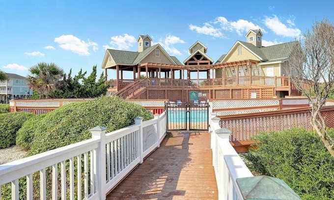 St. James Casa | St James first floor Studio unit Golf course view