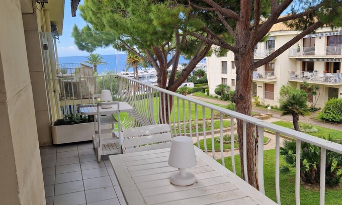Nice Apartamento | Centro ciudad St Jean Cap Ferrat, 60m2, terraza 14m2 vista al mar. Parking