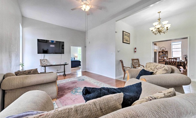 The Gate Apartamento | St Louis Apt w/ Large Deck ~ 3 Mi to Downtown