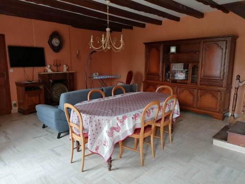 Saint-Malon-sur-Mel Casa | ST MALON SUR MEL