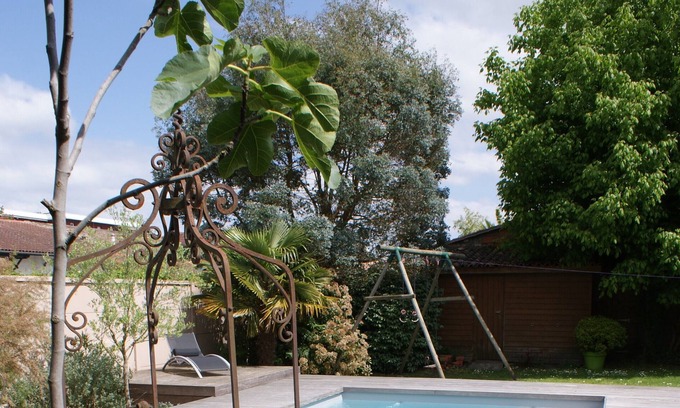 Saint-Medard-en-Jalles Casa | ST MEDARD: Gran girondina restaurada con piscina climatizada cerca de BURDEOS