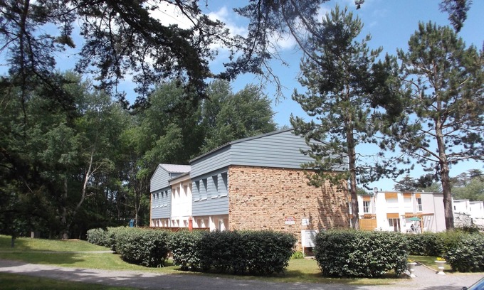 Saint-Pair-sur-Mer Casa | St Pair sur mer/Kairon plage Gite 500 m from the beach in a quiet wooded park