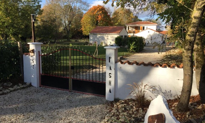 Paille Casa | St Pasha