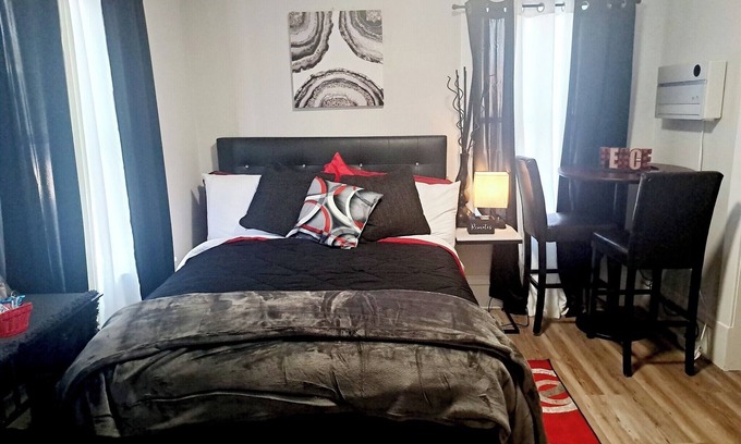 Midway Apartamento | St. Paul Fry St. Office Suite #4