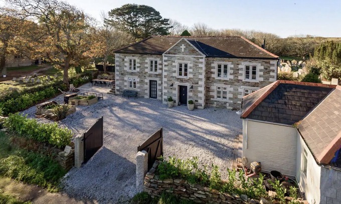 Truro Casa | St Piran's Church House