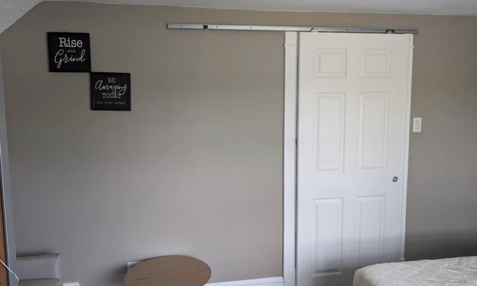 Winnipeg Casa | St. Thérèse’s Nest: Your Peaceful Retreat Minutes from the Pulse of the City