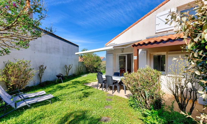 Saint-Vincent-sur-Jard Chalet De Esquí | St-Vincent-sur-Jard - Piscina y pista de tenis