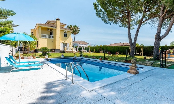Valencina de la Concepción Villa | Star´s House Sevilla. 10 minutos de Sevilla. Piscina privada