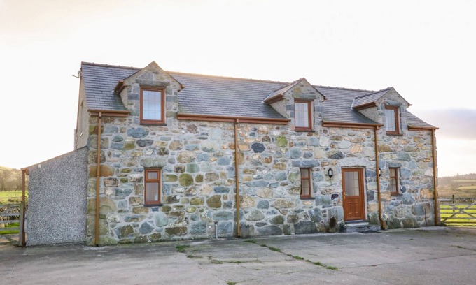 Rhyd-y-clafdy Cabaña | STABL, family friendly, luxury holiday cottage in Pwllheli
