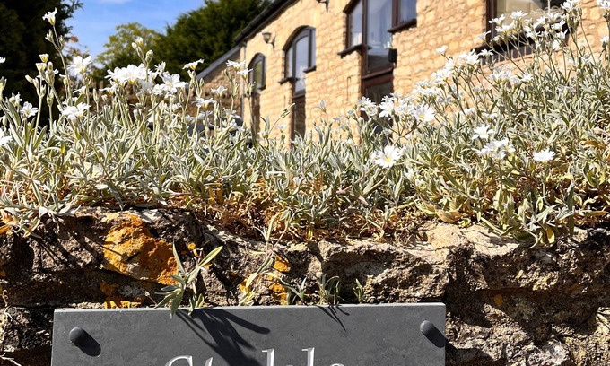 South Leigh Cabaña | Stable Cottage - 2 Bed, Country Cottage close to Blenheim Palace