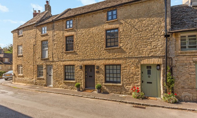 Northleach Cabaña | STABLE COTTAGE, pet friendly in Northleach